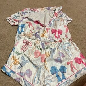 SHEIN Multicolor Bow Print Pajama Set